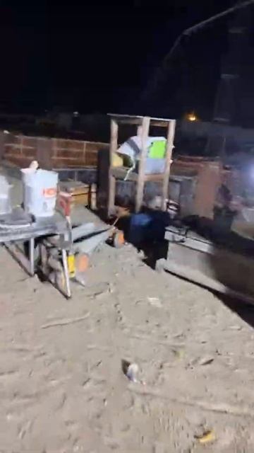 Pouring concrete at Lacma смотреть онлайн