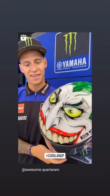 @fabio Quartararo show his new helmet at Catalan GP.. смотреть онлайн