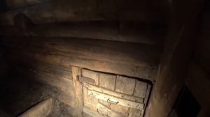 ЕЩЕ ГОД НАЗАД ТУТ ЖИЛИ. Есть ЭЛЕКТРИЧЕСТВО и даже ПРОДУКТЫ. Заброшенная деревня в лесах ВЯТКИ.