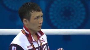 Украинский боксер в Баку на церемонии награждения проявил неуважение к флагу страны агрессора Росси