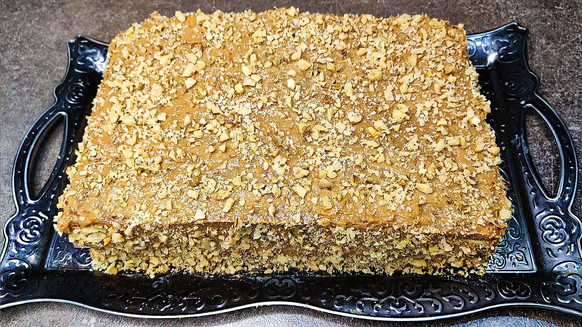 ЭТОТ торт ПОКОРИЛ СОТНИ хозяек! ПОТРЯСАЮЩЕ вкусный торт со сметанным кремом - ПРОСТОЙ рецепт! смотреть онлайн