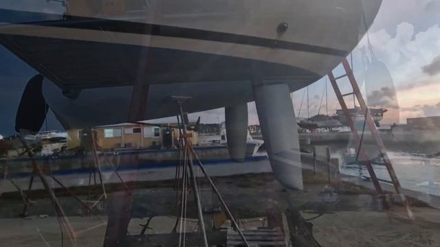 Подъем лодки на Карибах. Остров Carriacou (Гренада) смотреть онлайн