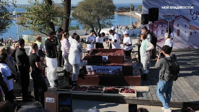 Владивосток праздник урожая Ртвели (второй фрагмент,13 октября 2024). смотреть онлайн
