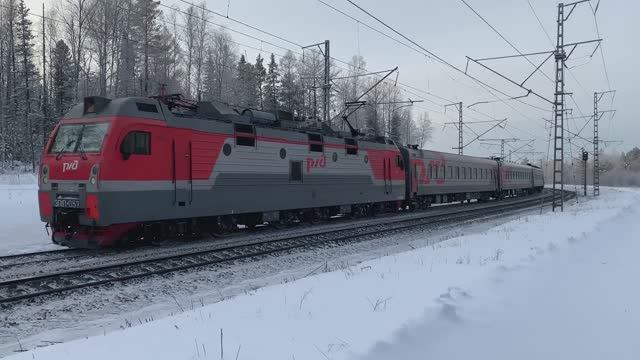 Поезда России зимой на перегоне "Снежница - Кача" (Красноярский край) | Железная дорога смотреть онлайн