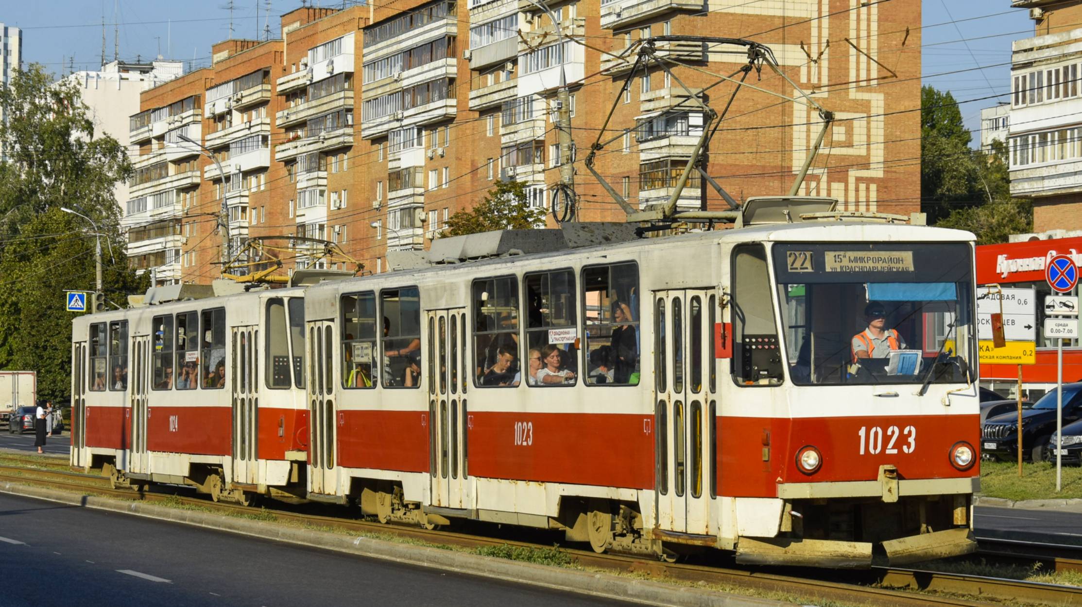 Трамваи Самары-ночью ещё красивее смотреть онлайн