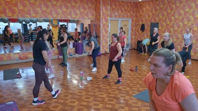 ФУНКЦИОНАЛЬНЫЙ ТРЕНИНГ / FUNCTIONAL TRAINING / ГРУППОВАЯ ТРЕНИРОВКА смотреть онлайн