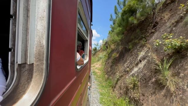 На поезде по Шри-Ланке 04.2024 смотреть онлайн