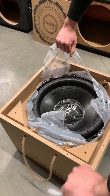 Анпакинг Pride M35 для нового проекта #bassecurity #pridem35 #subwoofer #lowbass #автозвук #cars смотреть онлайн