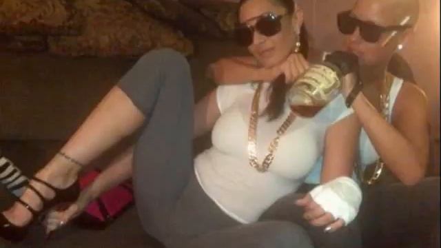 WHO IS AMBER ROSE? смотреть онлайн