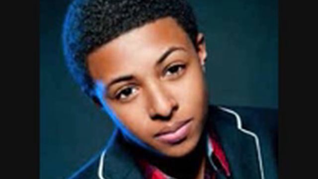 Chris Brown VS. Diggy Simmons смотреть онлайн