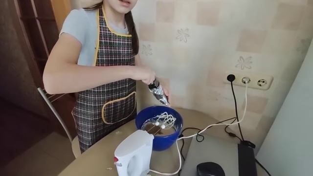 Как сделать шоколадные кексы? Vkusnyatina!!! смотреть онлайн