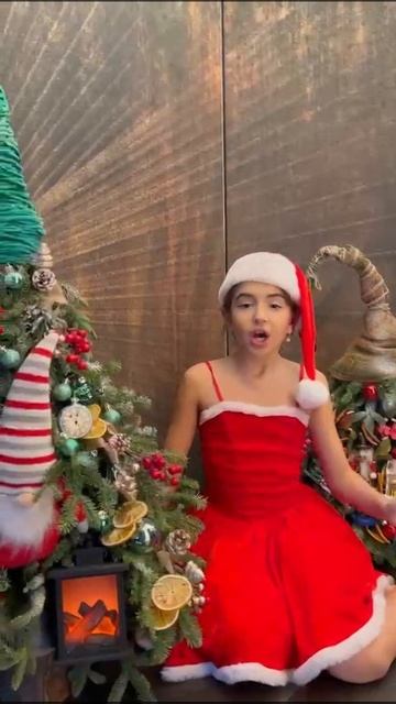 Кроты. Стих читает Полина Марабян.