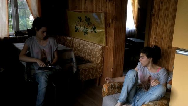 Справа утро, а слева вечер у телепортации) смотреть онлайн