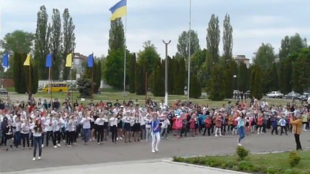 Кролевець. Міжнародний день вишиванки. Флешмоб. Площа Миру 18 травня 2017 смотреть онлайн