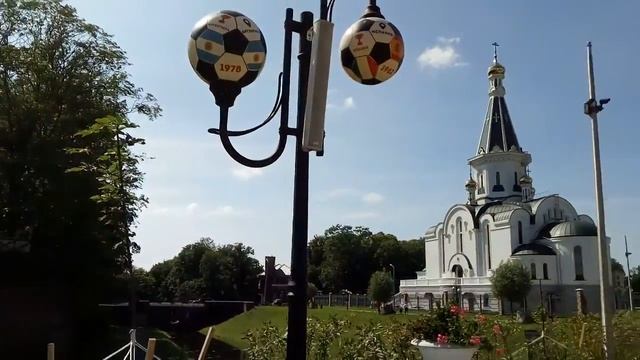 Ресторанный дворик в Калининграде: тихо и красиво! смотреть онлайн