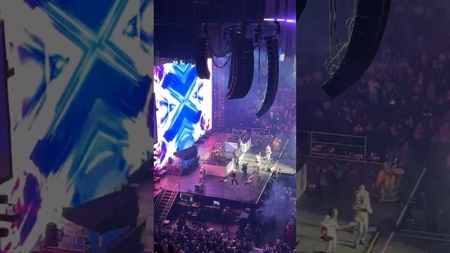 Shining Star - Earth, Wind & Fire (Toronto) смотреть онлайн