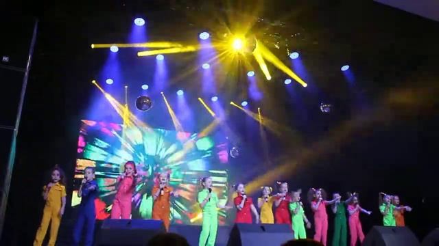 MEGA DISCO 90-X_Вокальная студия «М-АРТ»_Студия «СЭТ»_31.03.2018_Усинск_ДК смотреть онлайн