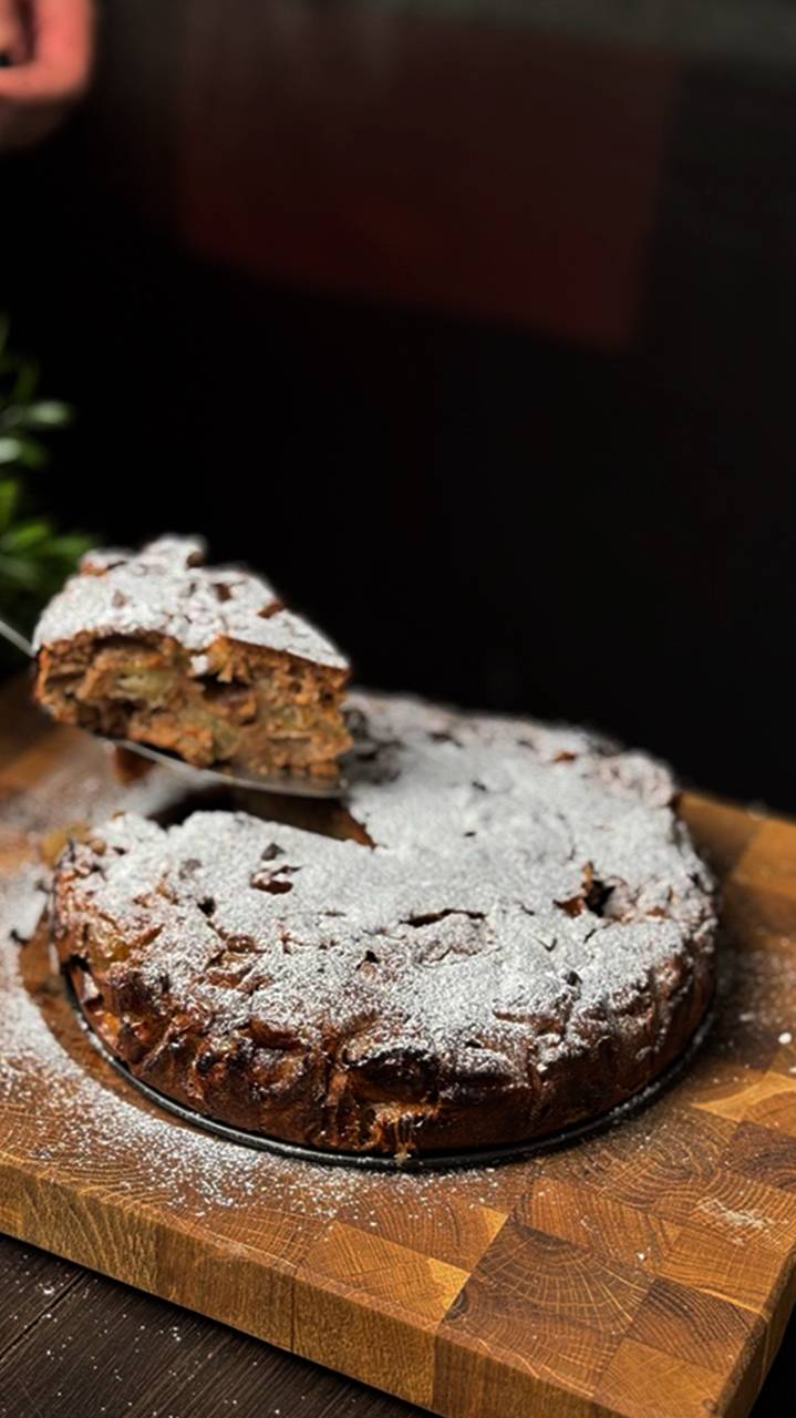 Как приготовить идеальную шарлотку с грецкими орехами и медом?