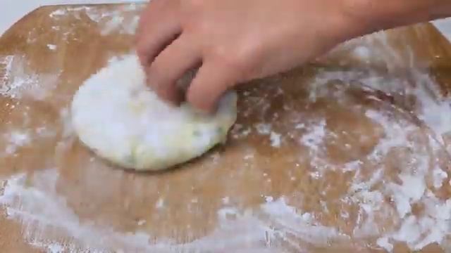 ЭТО ТАК ВКУСНО Мука, картошка и немного капусты! Я не устаю их готовить! смотреть онлайн