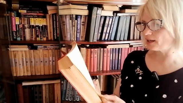ASMR / АСМР / Листаю книги / мурашки 100% / шёпот / болталка / books Quiet Voice смотреть онлайн