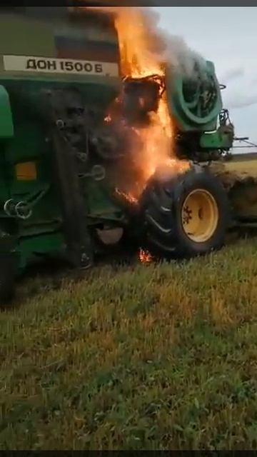 ЗАКОНЧИЛАСЬ ИСТОРИЯ #законяиласьистория #дон1500б #уборкаурожая #сельскоехозяйство смотреть онлайн