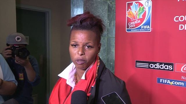 FIFA: Canada's Women's team arrives at YVR смотреть онлайн