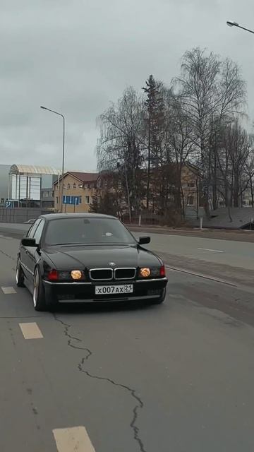 BMW E38 #bassecurity смотреть онлайн