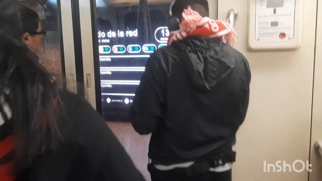 Viagem De Metrô Em Santiago (Chile), 20/06/2024. Поездка в метро Сантьяго, Чили. 20/06/2024.