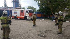 Как провожают пожарных МЧС на пенсию