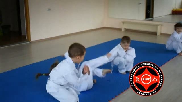 Небольшой фрагмент тренировок центра Кимэ смотреть онлайн