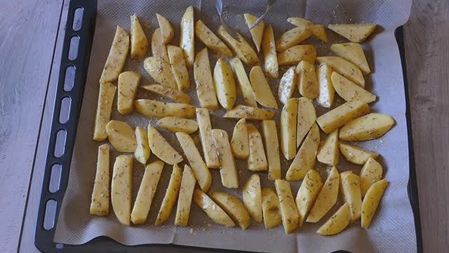 Картошечка мечты – быстро, вкусно, бюджетно! 💛🍴 смотреть онлайн