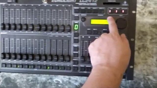 Световой пульт DMX behringer LC2412 смотреть онлайн