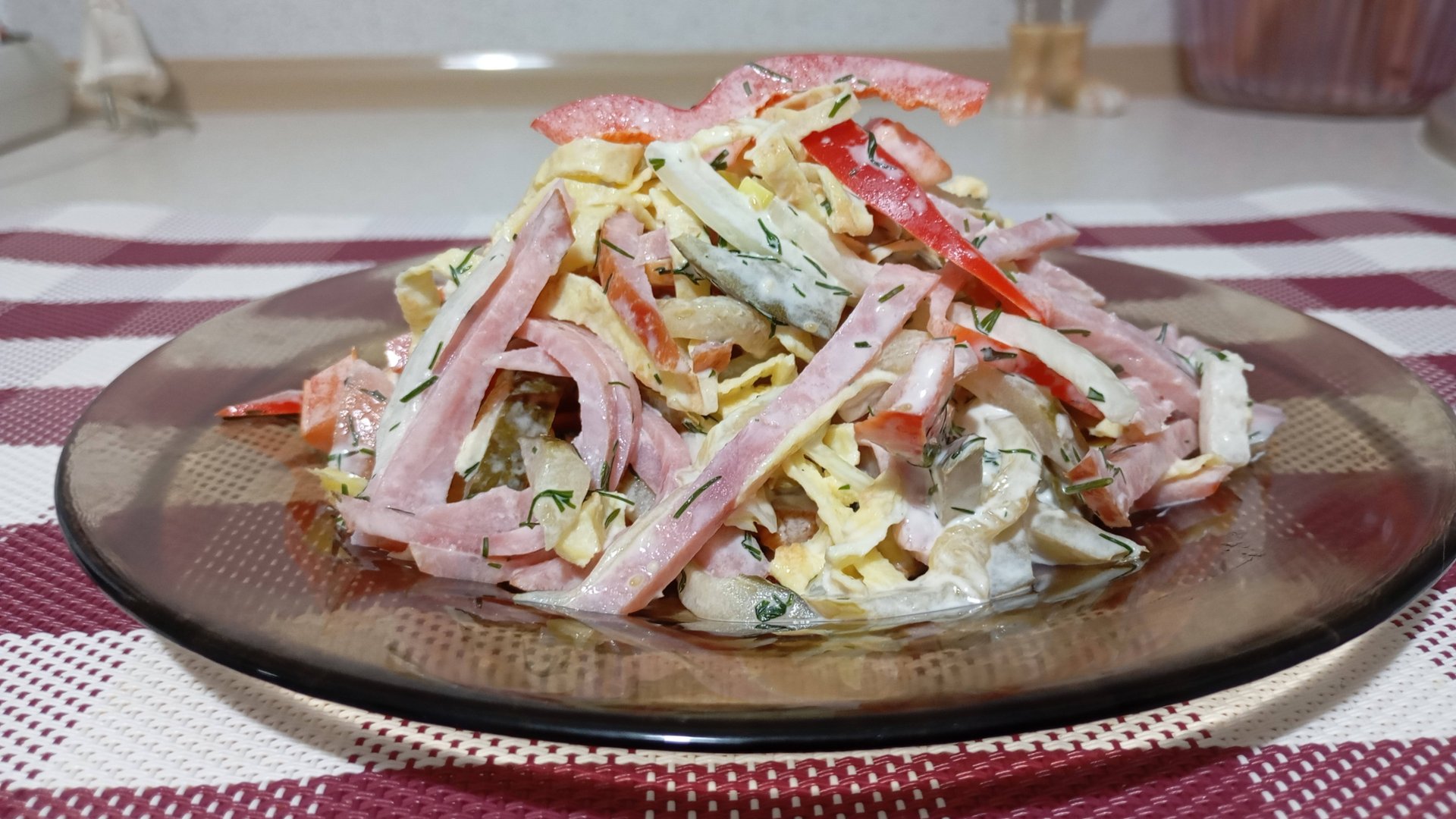 Салат с Яичными БЛИНЧИКАМИ. Вкусный и Сытный! смотреть онлайн