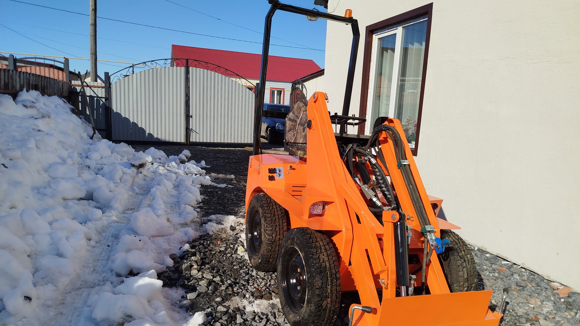 обзор на бортоповоротную модель минипогрузчика смотреть онлайн