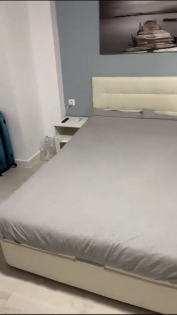 Review room 3 for rent Plaza Xuquer Valencia by Marta смотреть онлайн