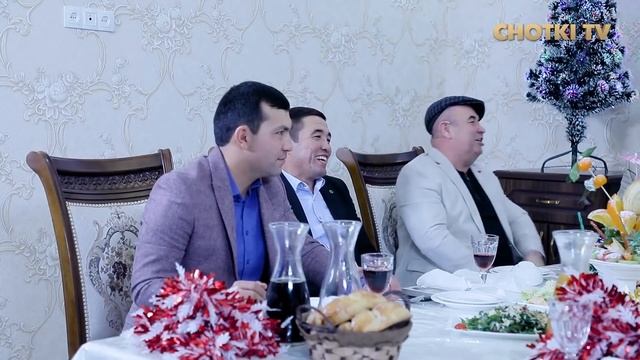 CHOTKI TV DA YANGI YIL ZOKIR OCHILDIYEV, QAH QAHA JAMOASI, NODIR LO'LI VA BOSHQA QIZIQCHILAR BILAN смотреть онлайн