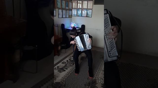 А. Марценюк "Карапет". Виконує Тягур Анастасія. смотреть онлайн