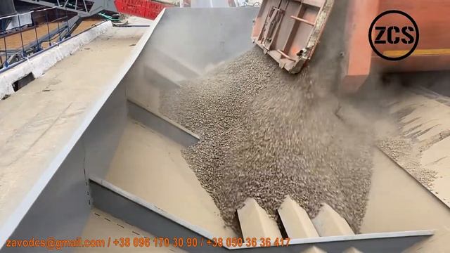 Разгрузка самосвалов зерновозов