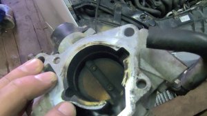 MAZDA DEMIO \\ Чистка дросселя и Замена клапана картерных газов