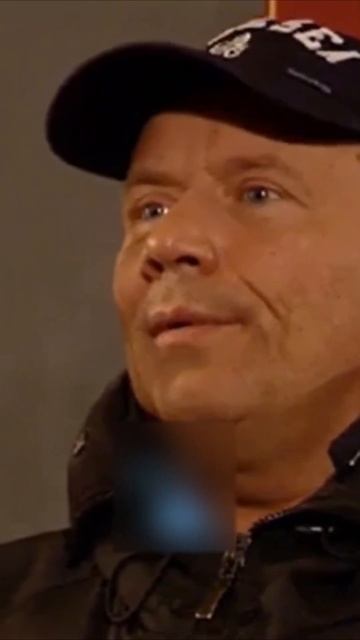 Шматко в полицейском отделении [Солдаты] смотреть онлайн