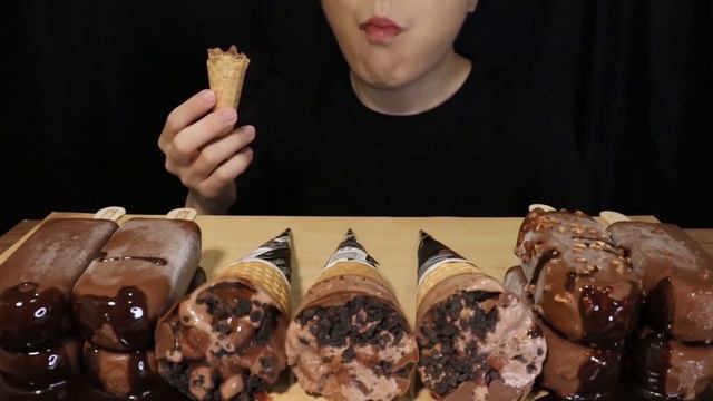 ASMR MAGNUM NUTELLA HERSHEY'S CHOCOLATE ICE CREAM DESSERT MUKBANG Es Krim Sorvete アイスクリーム 초콜릿 디저트 먹