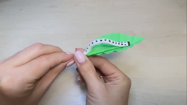 Как легко сделать оригами гусеницу своими руками бумажная гусеница смотреть онлайн
