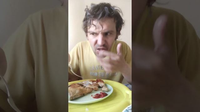 ОБЖОР МУКБАНГ ОКОРОЧКА ГРИЛЬ И ОВОЩНОЙ САЛАТ ИЗ ОГУРЦОВ смотреть онлайн