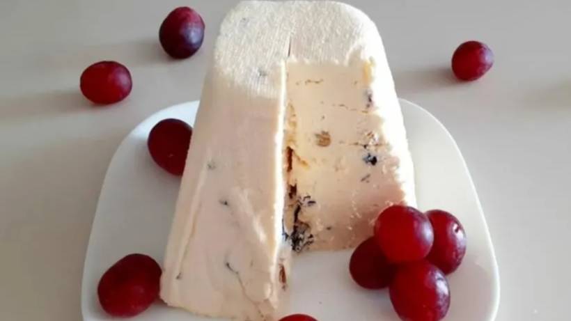 Пасха творожная с изюмом. Православная Пасха из творога!