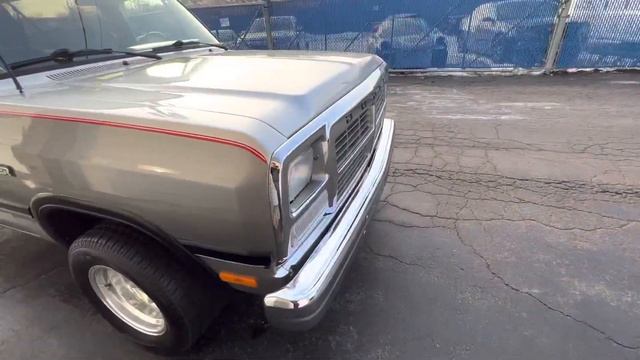 1992 Dodge Ramcharger walk around video смотреть онлайн