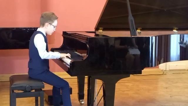 Э. Григ "На карнавале" (Картины народной жизни, 3 пьесы для фортепиано, соч.19.) смотреть онлайн