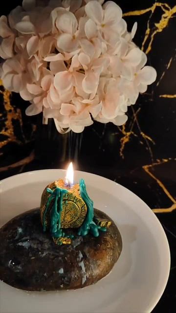 свеча Финансовая удача
#деньги #удача #фарт #лови #залипни #огонь #восковая #магическая