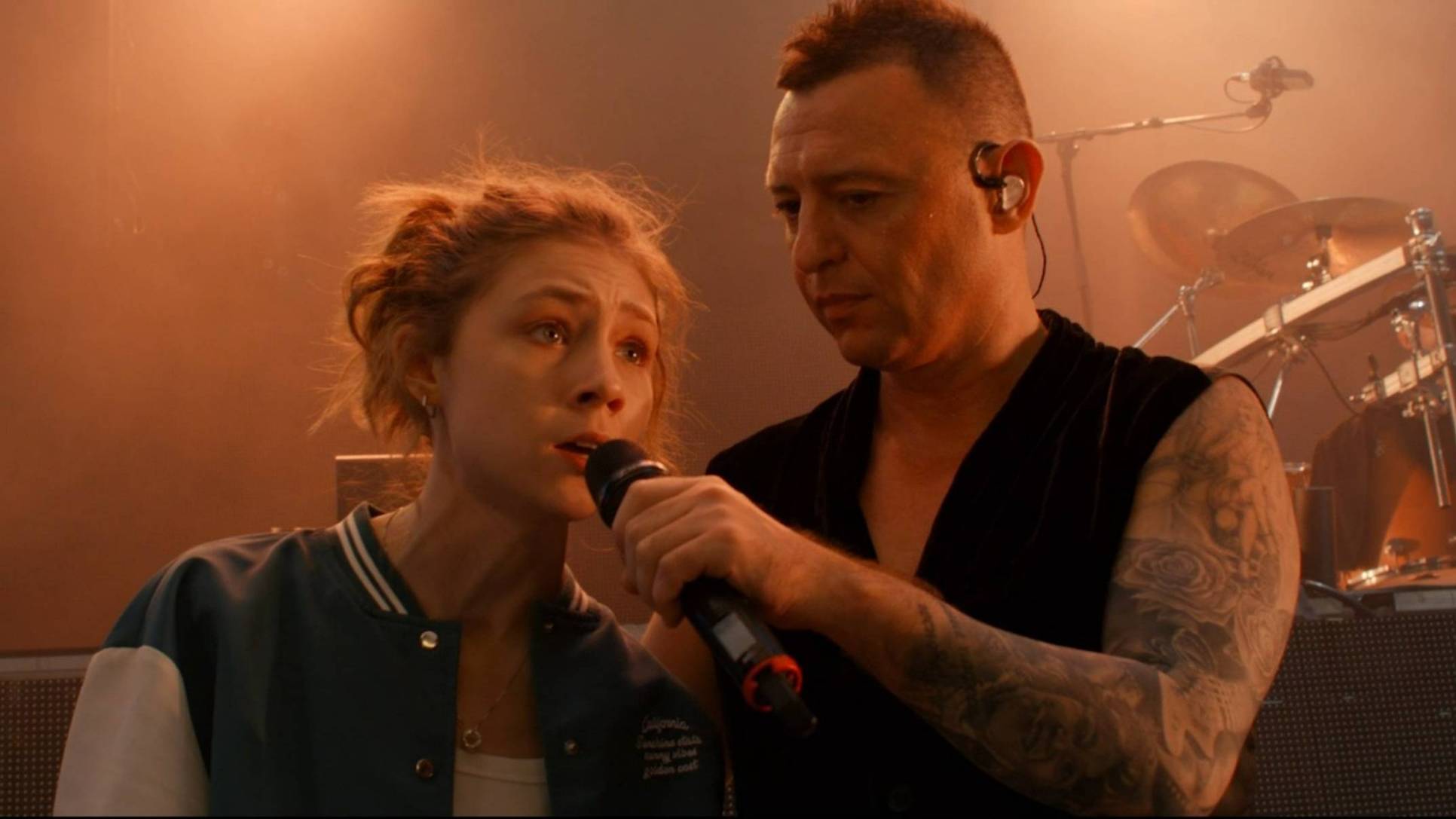 Все, что тебя касается — Русский трейлер (фильм 2025) смотреть онлайн