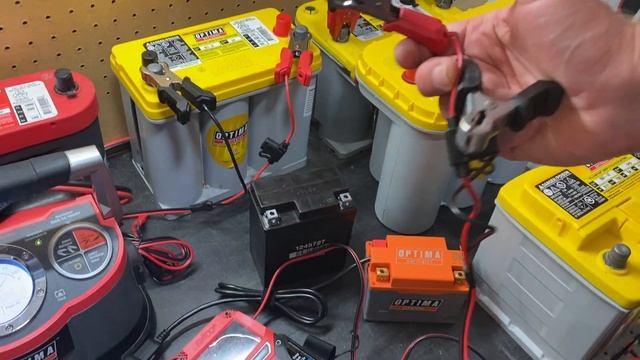 OPTIMA Digital 400+ Battery Charger Unboxing смотреть онлайн