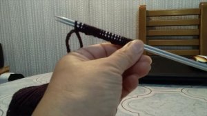 Встреча1.Учимся правильно держать спицы. Набираем петли. Вяжем лицевыми петлями.